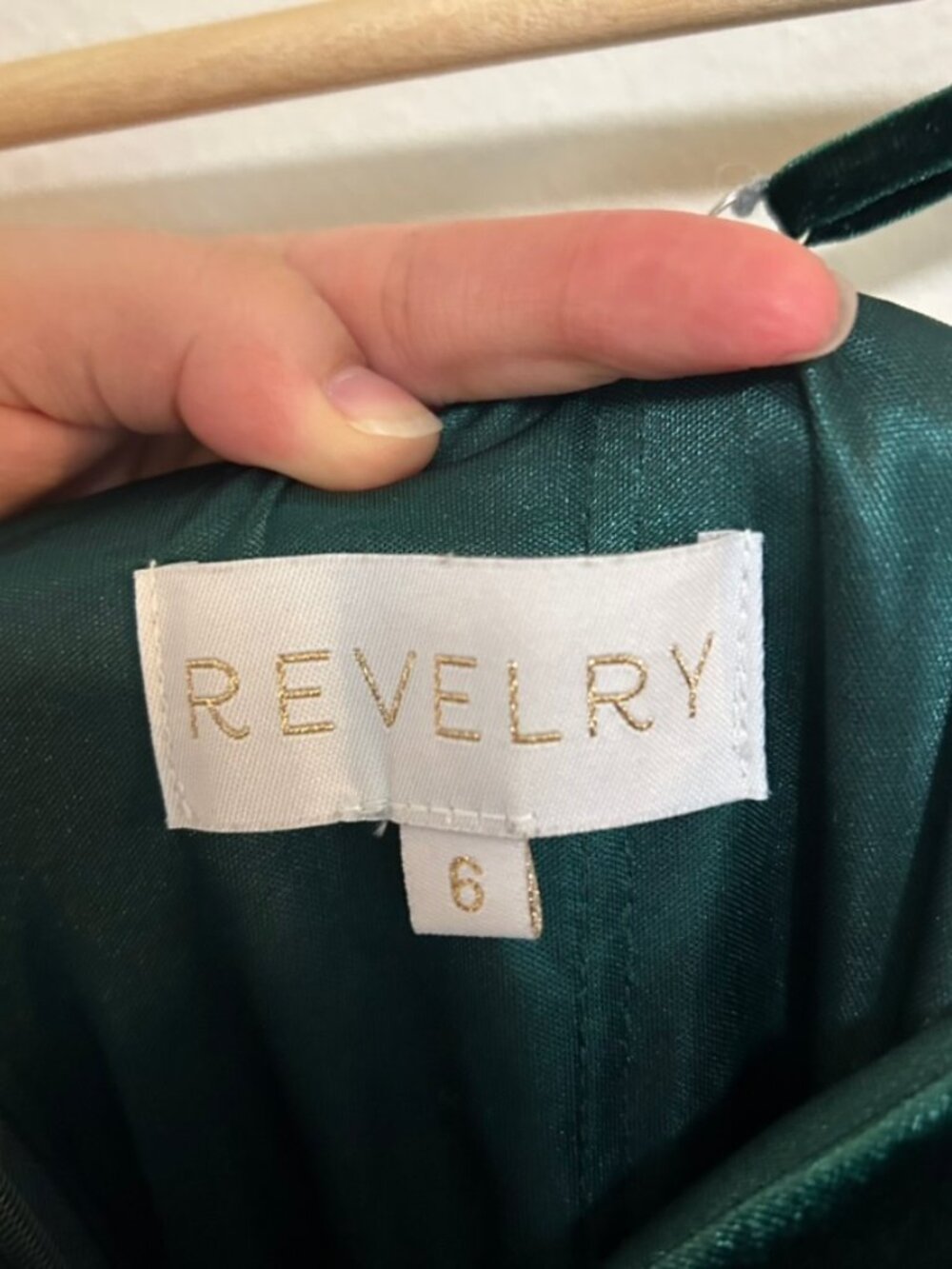 Revelry Rory Emerald Green Velvet Bridesmaid Dress Sz 6 Regular EUC - Picture 4 of 7